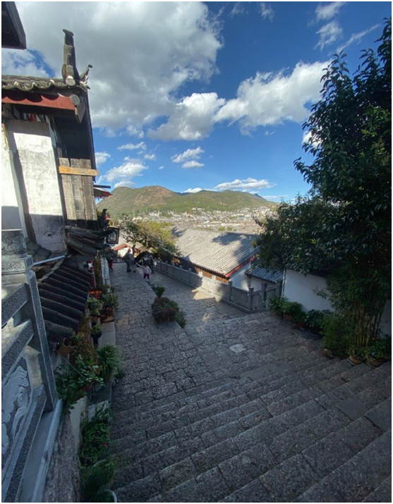 去云南玩5天大概花费多少钱？云南旅游几月份去合适？