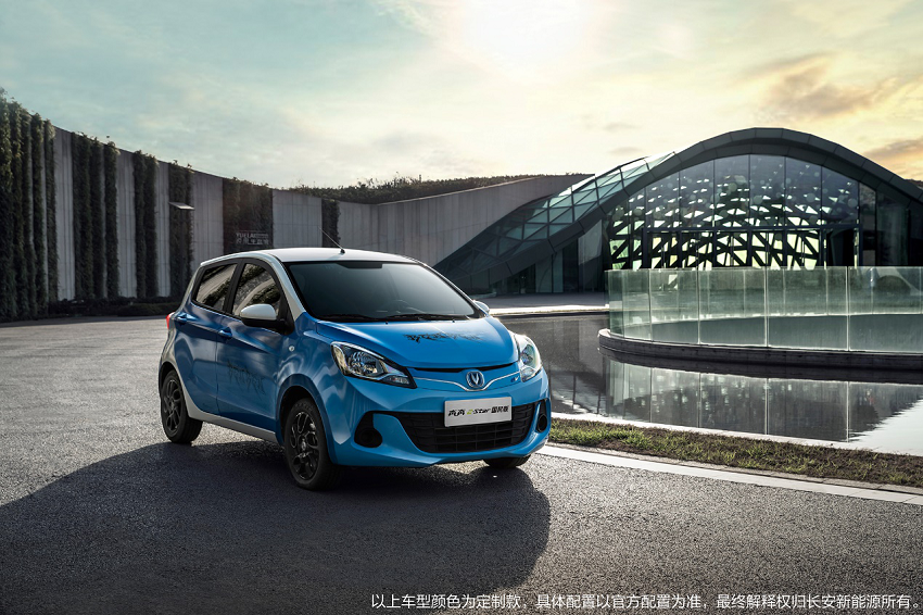 代步车巅峰对决 奔奔E-Star国民版与宏光mini EV谁能更胜一筹？