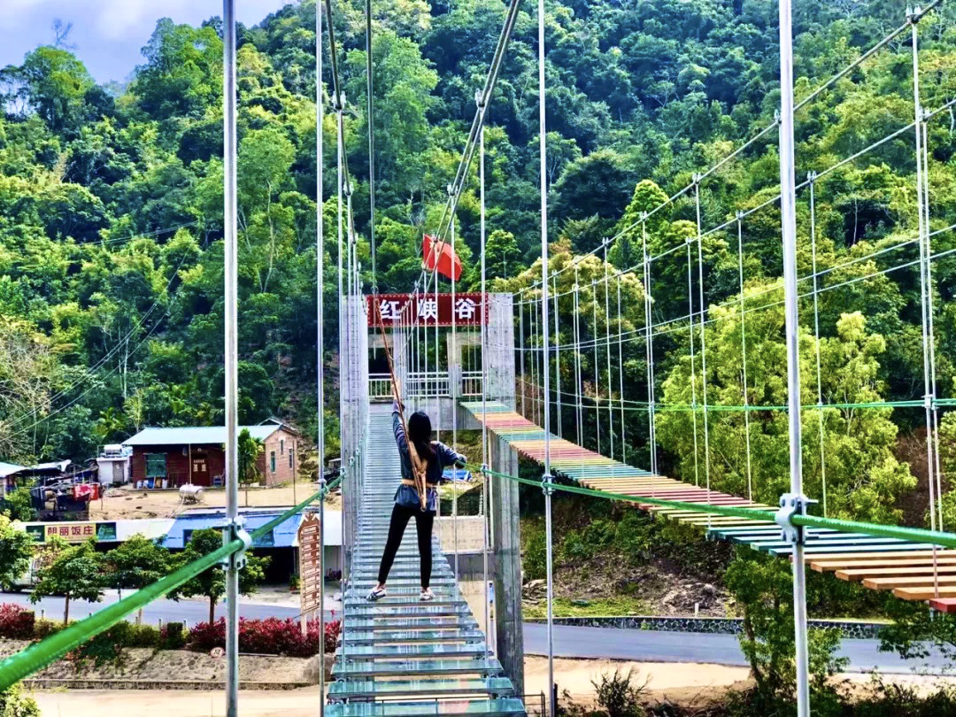 重磅首家！五指山红峡谷步步惊心高空吊桥 大年初一盛大开放！