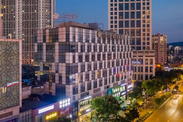 锦江都城镇江火车站万达广场酒店焕新揭幕