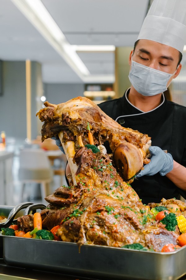 秘制烤小黄牛腿