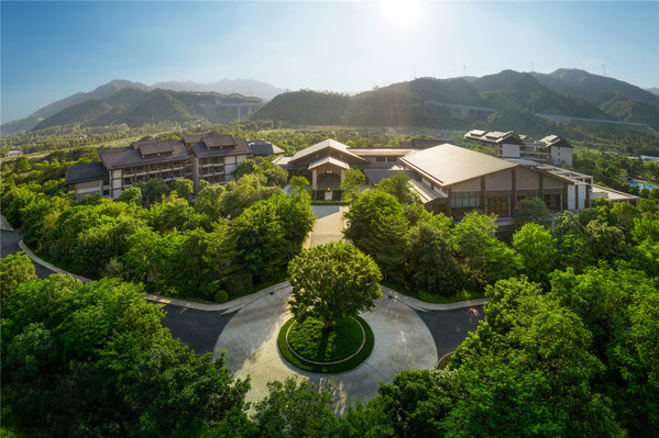 芊丽黄金周专属礼遇 - “芊丽旅行新畅想”